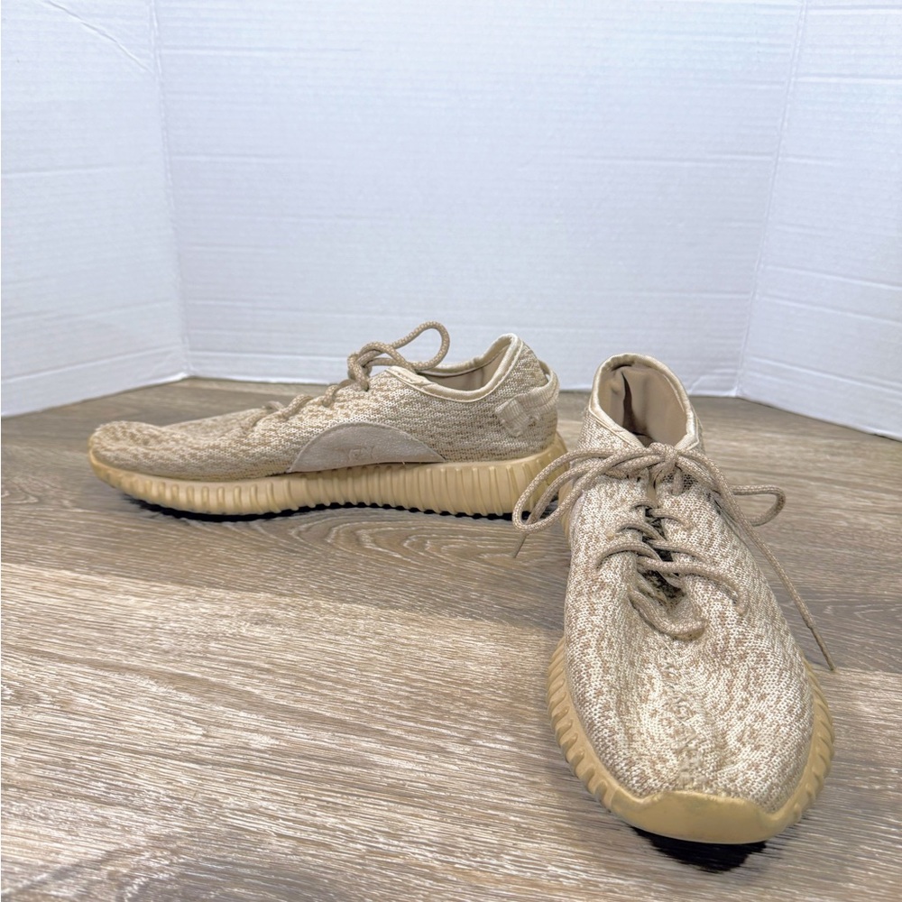 Yeezy Athletic Shoes in Tan